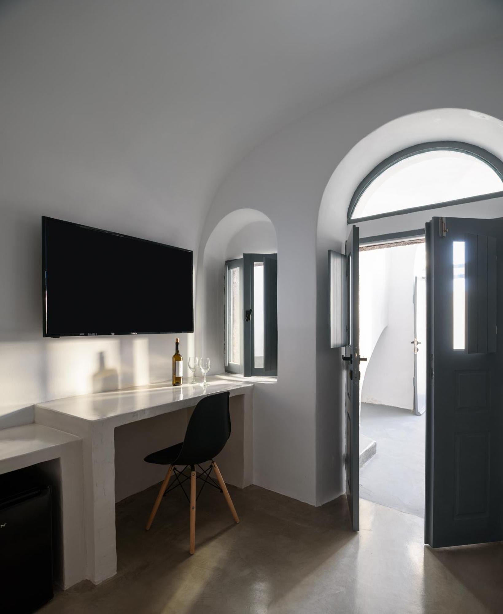 Pyrgos Cave Suites Exterior photo